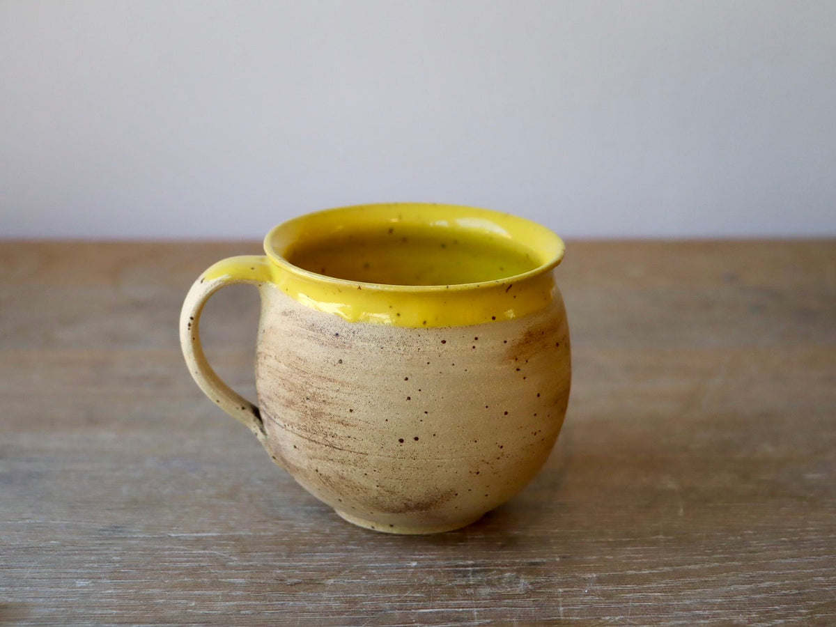 Keramik Tasse mit Bienenmotiv, handgemacht