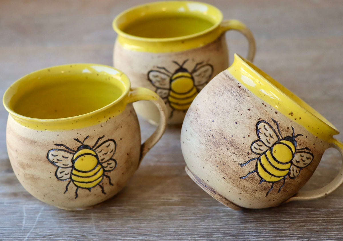Keramik Tasse mit Bienenmotiv, handgemacht