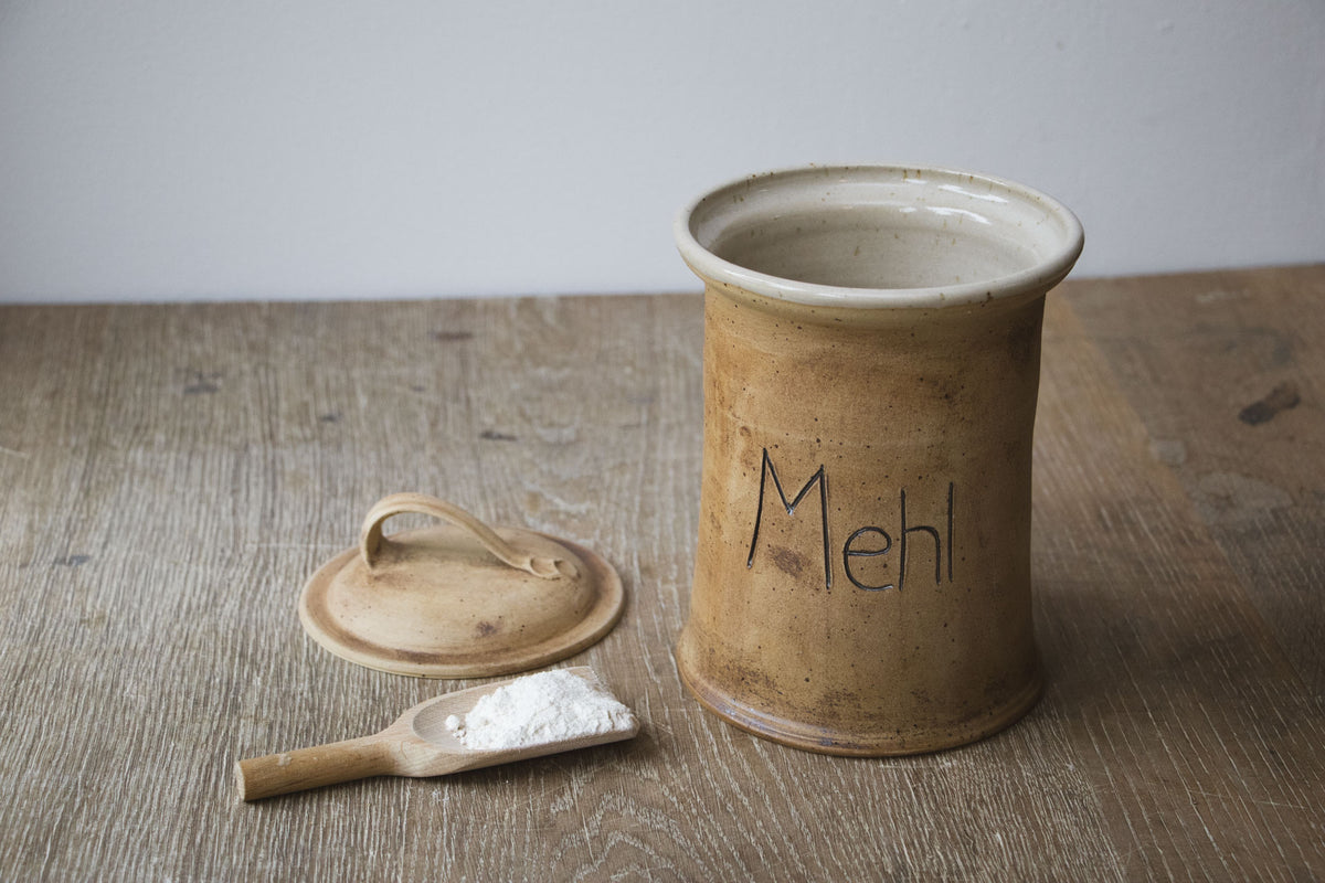 Vorratstopf aus Keramik, handgemacht